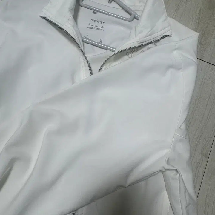 [BUNJANG] Nike White Windbreaker Jacket / 나이키 흰색 바람막이 자켓