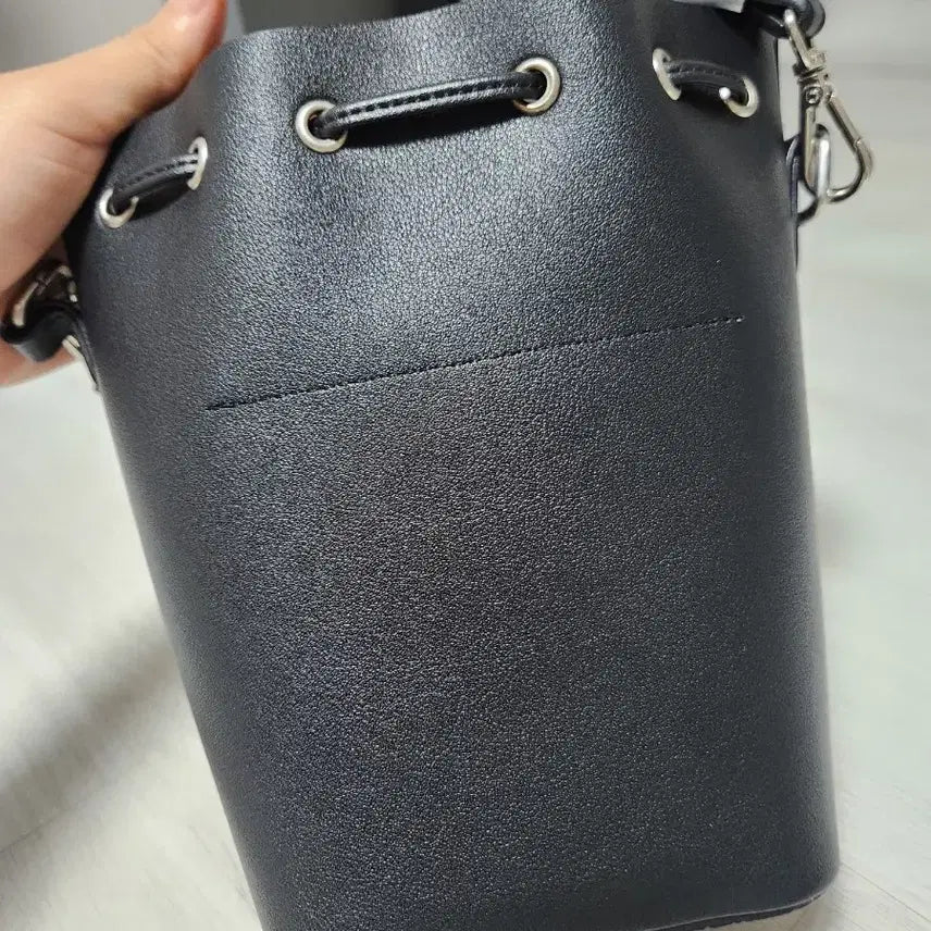 [BUNJANG] JILLSTUART NEWYORK Black Bucket Bag / 질바이질스튜어트 블랙 버킷백