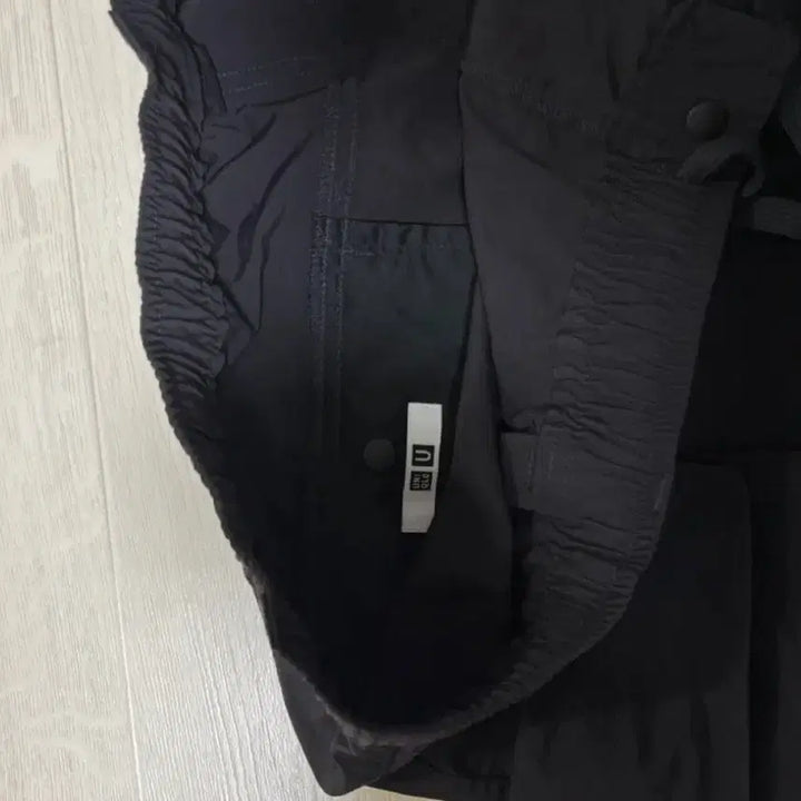 [BUNJANG] Uniqlo U Line Parachute Cargo Pants / 유니클로 u라인 파라슈트 카고팬츠