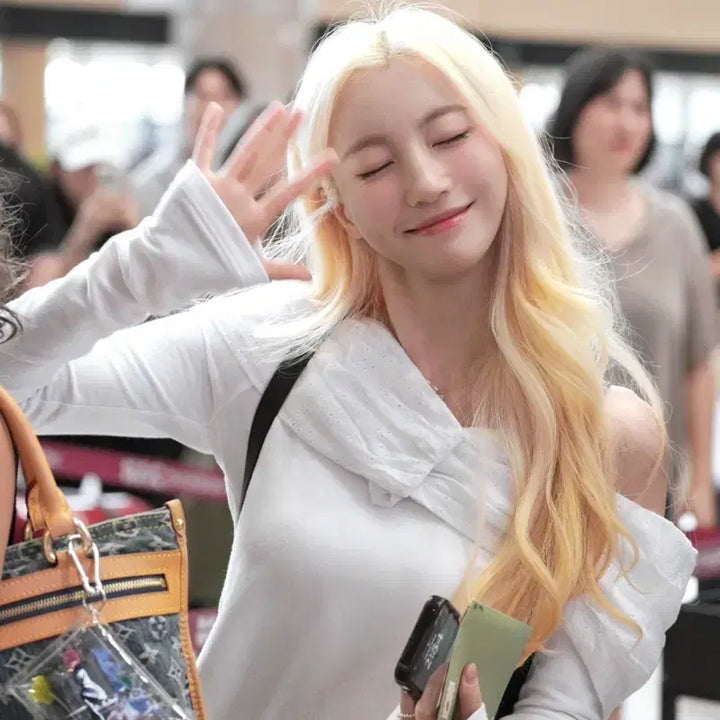 [BUNJANG] InstantFunk Off-Shoulder Lace Long Sleeve White Top / (새상품)인스턴트펑크 오프숄더 레이스 롱슬리브 화이트