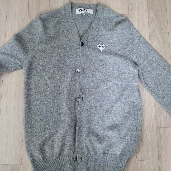 [SOLD OUT] 꼼데가르송 PLAY 회색 가디건 XL