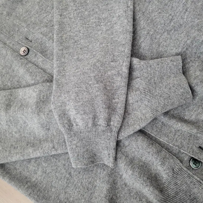 [SOLD OUT] 꼼데가르송 PLAY 회색 가디건 XL