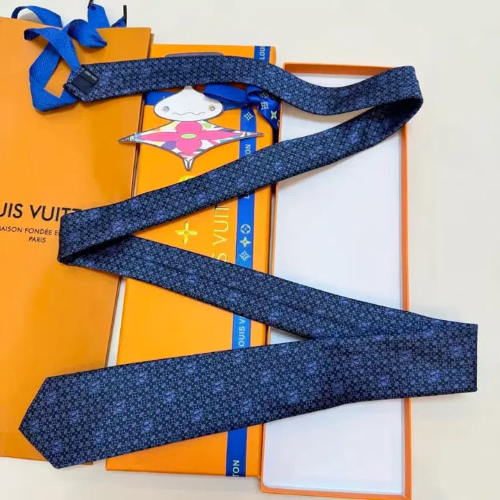 [SOLD OUT] 루이비통 네이비 로고 패턴 넥타이