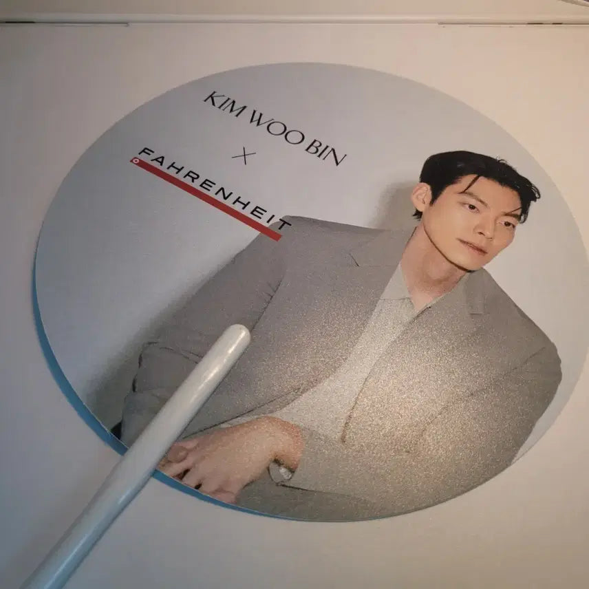 [BUNJANG] Kim Woobin Fahrenheit Fan / 김우빈 Fahrenheit 부채