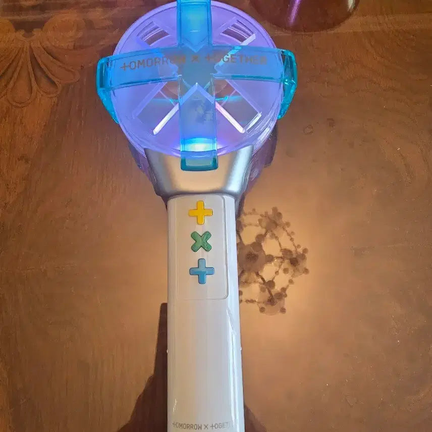 [BUNJANG] TXT Official Light Stick and Member Photocards (10) / 투모로우바이투게더 TXT 공식 응원봉과 멤버별포카 10장