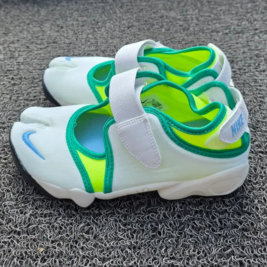 [BUNJANG] Nike Air Rift Breathe 230mm Athletic Shoes / 정품>거의 새거>나이키 에이리프트 브리드 230/타비 운동화/족발슈즈