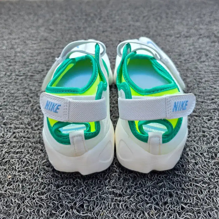 [BUNJANG] Nike Air Rift Breathe 230mm Athletic Shoes / 정품>거의 새거>나이키 에이리프트 브리드 230/타비 운동화/족발슈즈