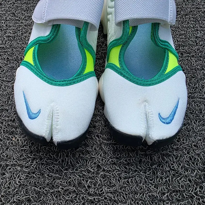 [BUNJANG] Nike Air Rift Breathe 230mm Athletic Shoes / 정품>거의 새거>나이키 에이리프트 브리드 230/타비 운동화/족발슈즈