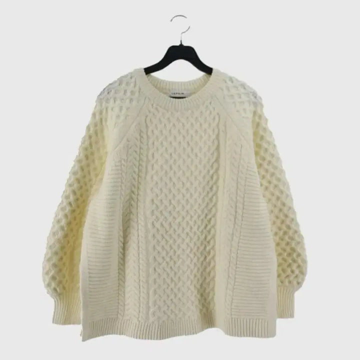 [SOLD OUT] LEPSIM 아이보리 꽈배기 빈티지 레글런 니트