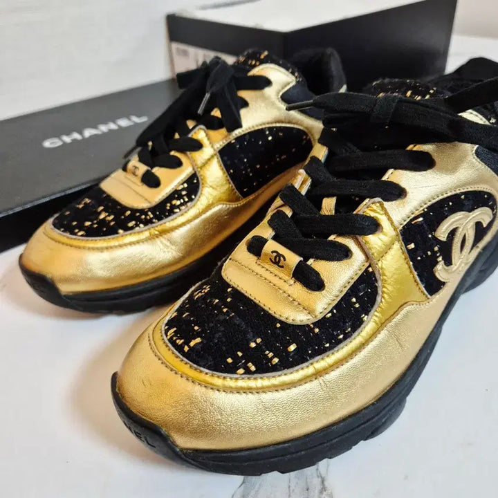 [BUNJANG] Chanel Tweed Gold Leather Sneakers Shoes Size 36.5 / (정품) 샤넬 트위드 골드 레더 스니커즈 운동화 36.5