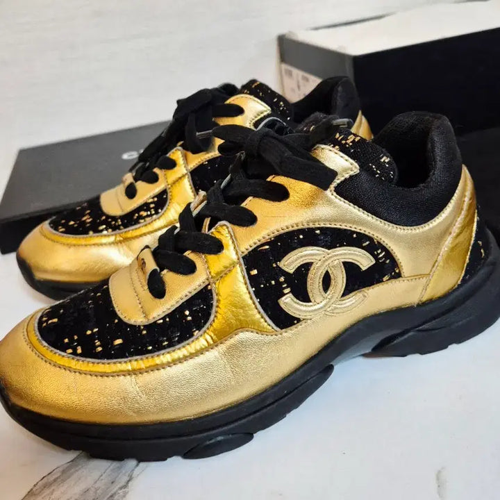 [BUNJANG] Chanel Tweed Gold Leather Sneakers Shoes Size 36.5 / (정품) 샤넬 트위드 골드 레더 스니커즈 운동화 36.5