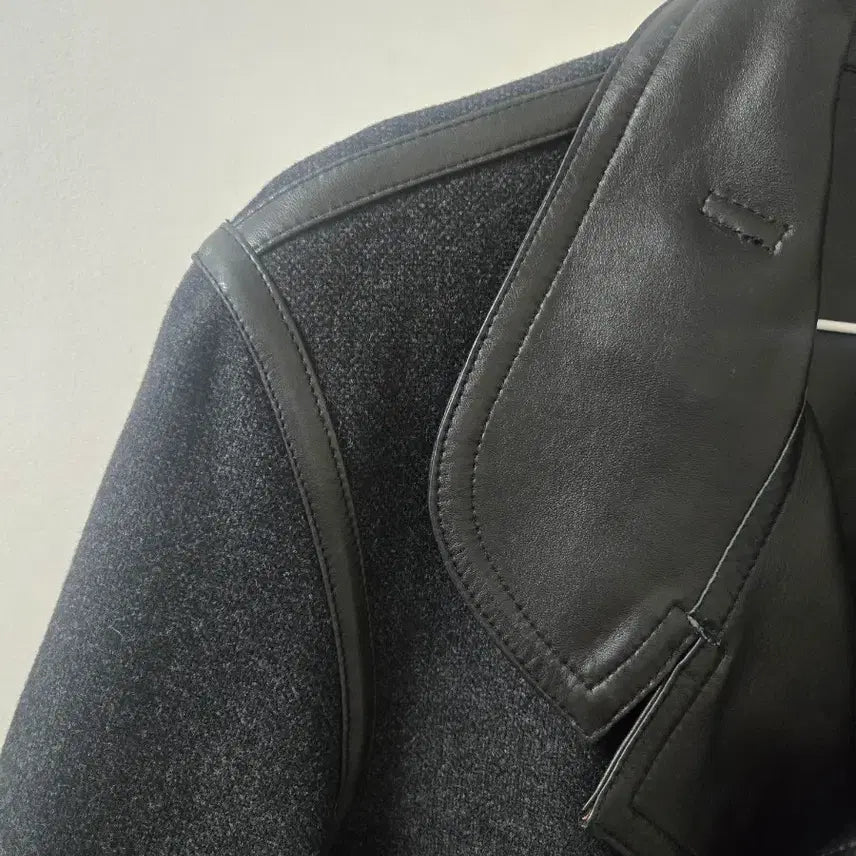 [SOLD OUT] [희귀/정품] 구찌 14FW 런웨이 피스 울-레더 하이브리드 바이커코트
