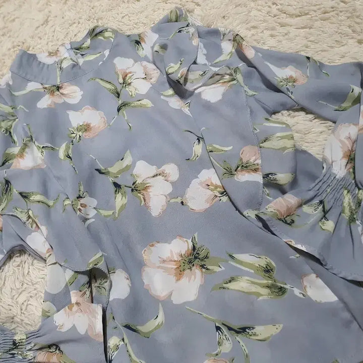 [BUNJANG] Floral Pattern Blue Blouse / 플라워 패턴 블루 블라우스 셔츠