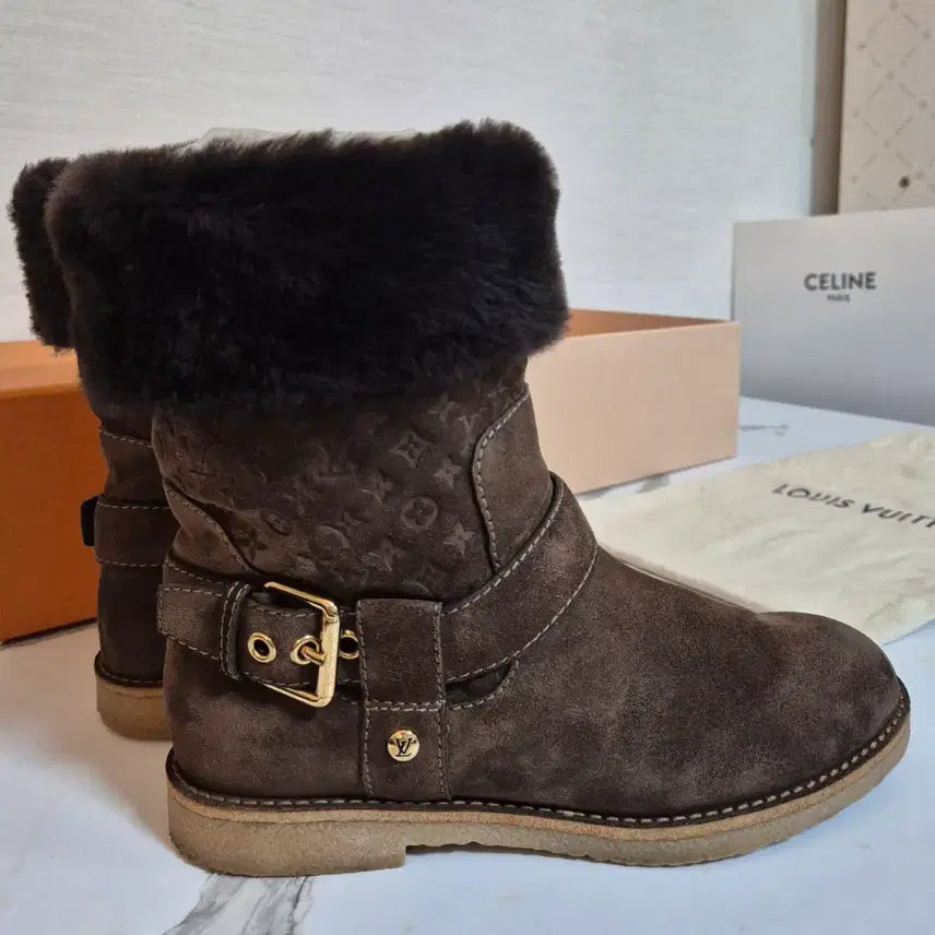 [BUNJANG] Louis Vuitton Dark Brown Suede UGG Boots (Size 37) / (정품) 루이비통 다크브라운 스웨이드 어그 부츠 신발 37