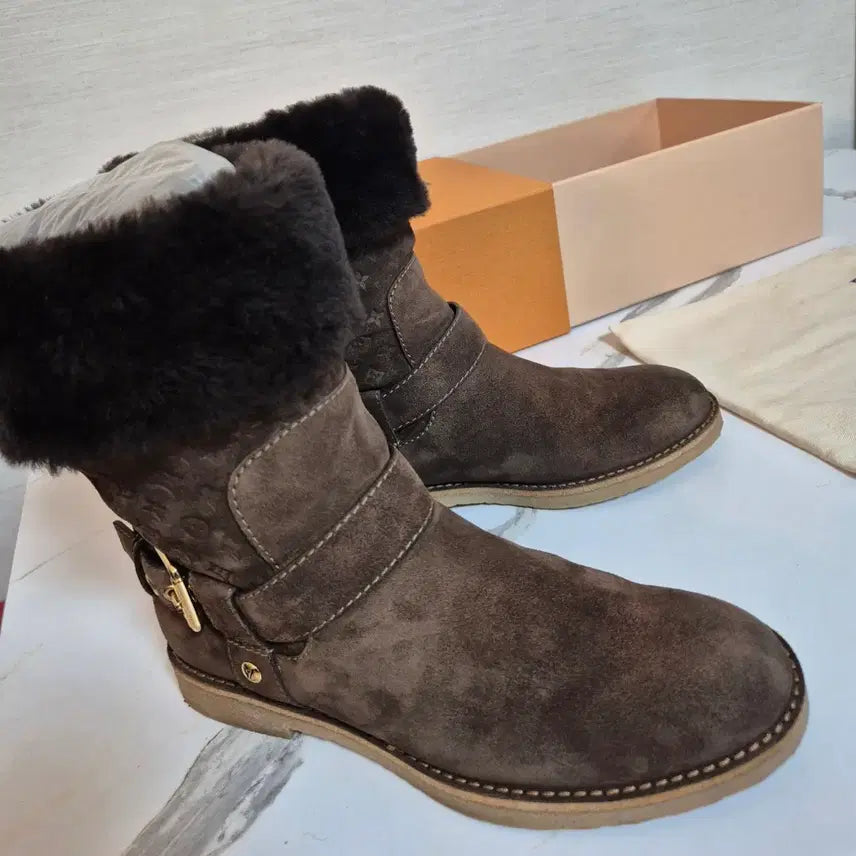 [BUNJANG] Louis Vuitton Dark Brown Suede UGG Boots (Size 37) / (정품) 루이비통 다크브라운 스웨이드 어그 부츠 신발 37