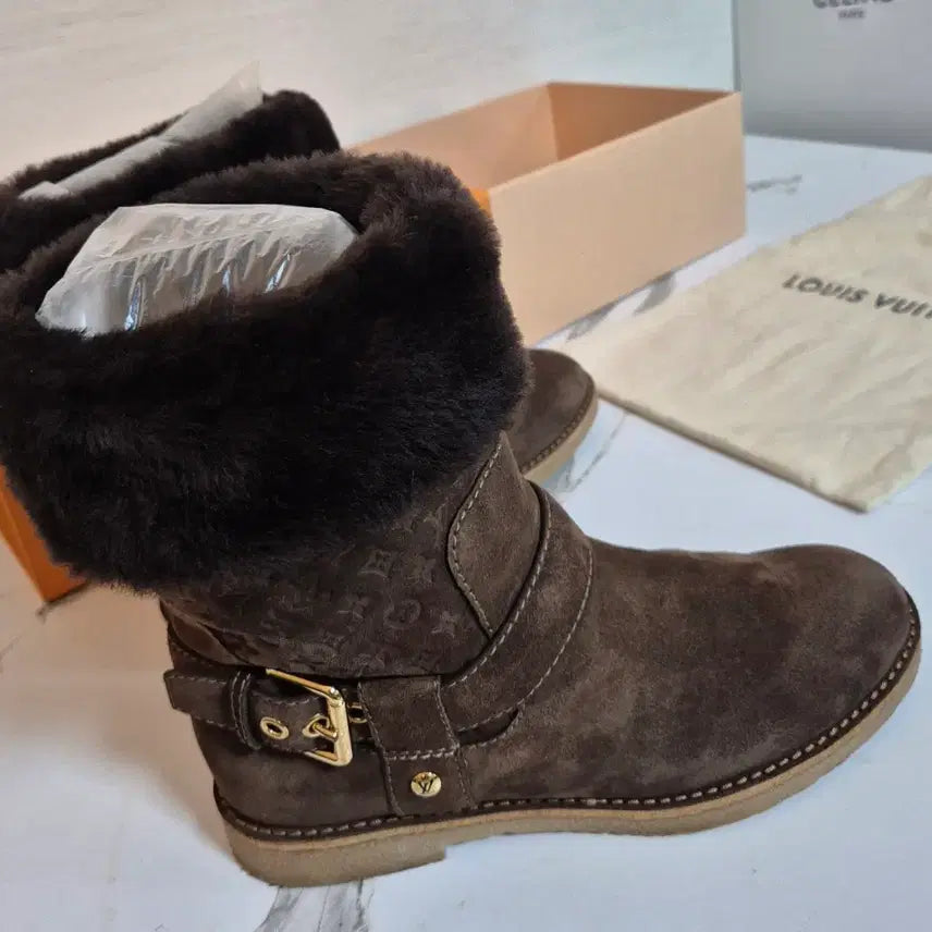 [BUNJANG] Louis Vuitton Dark Brown Suede UGG Boots (Size 37) / (정품) 루이비통 다크브라운 스웨이드 어그 부츠 신발 37
