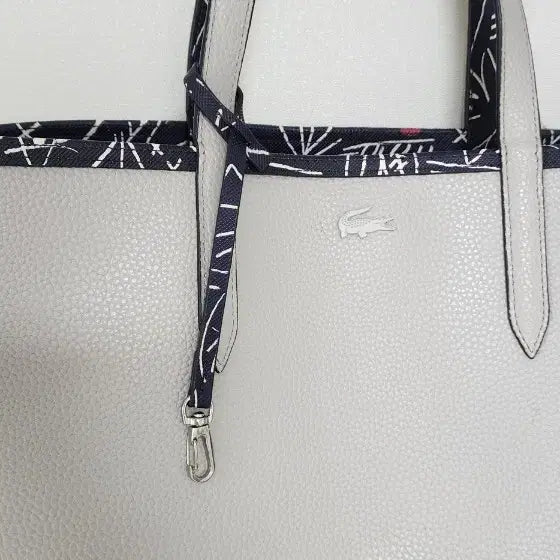 [BUNJANG] Lacoste Anna Reversible Shopper Tote Bag / 라코스테 안나  쇼퍼백  리버시블 숄더
