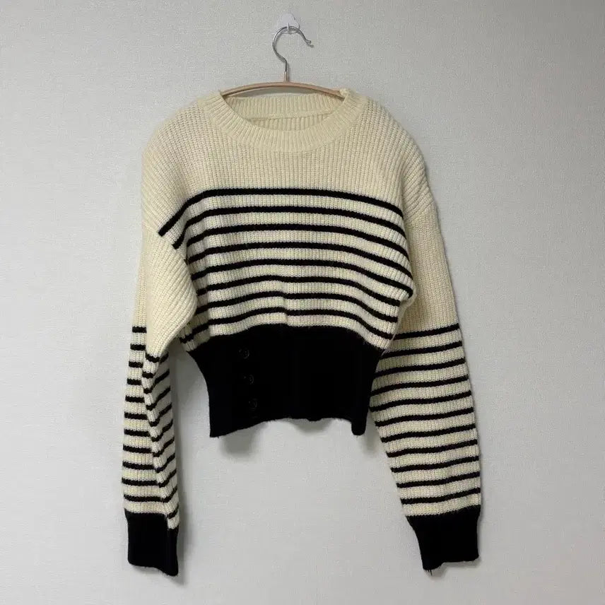 [BUNJANG] ObtheNine Stripe Cropped Knit / 오브더나인 스트라이프 크롭 니트