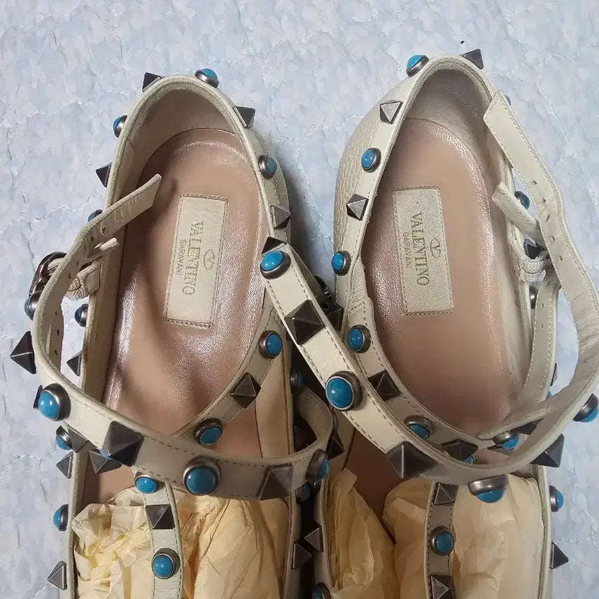 [BUNJANG] Valentino Rockstud Flat Ivory/Blue 38 / 발렌티노 락스터드 플랫 아이보리/블루 38