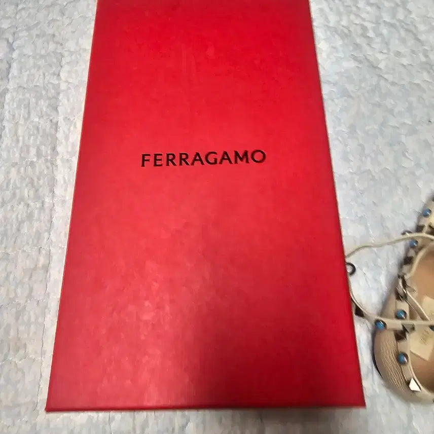 [BUNJANG] Valentino Rockstud Flat Ivory/Blue 38 / 발렌티노 락스터드 플랫 아이보리/블루 38