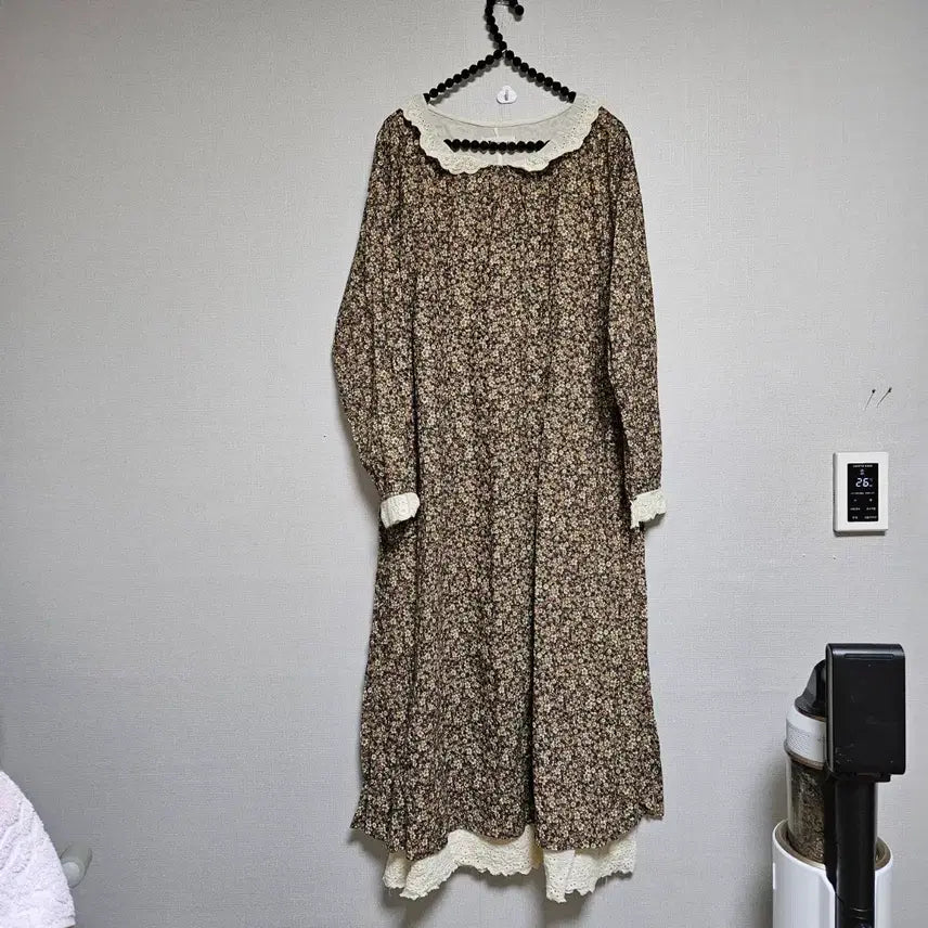 [BUNJANG] Floral Lace Long Dress / 플라워 레이스 롱 원피스
