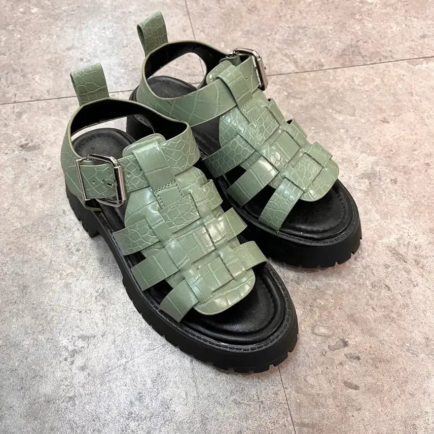 [SOLD OUT] 민트 크로커 샌들 플랫폼 240