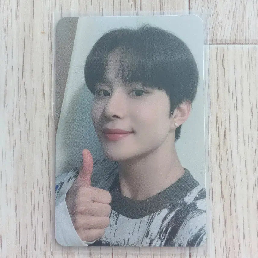 [SOLD OUT] NCT 엔시티127 정우 레조넌스 따봉정우 포카