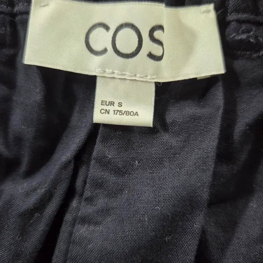 [SOLD OUT] cos 반바지