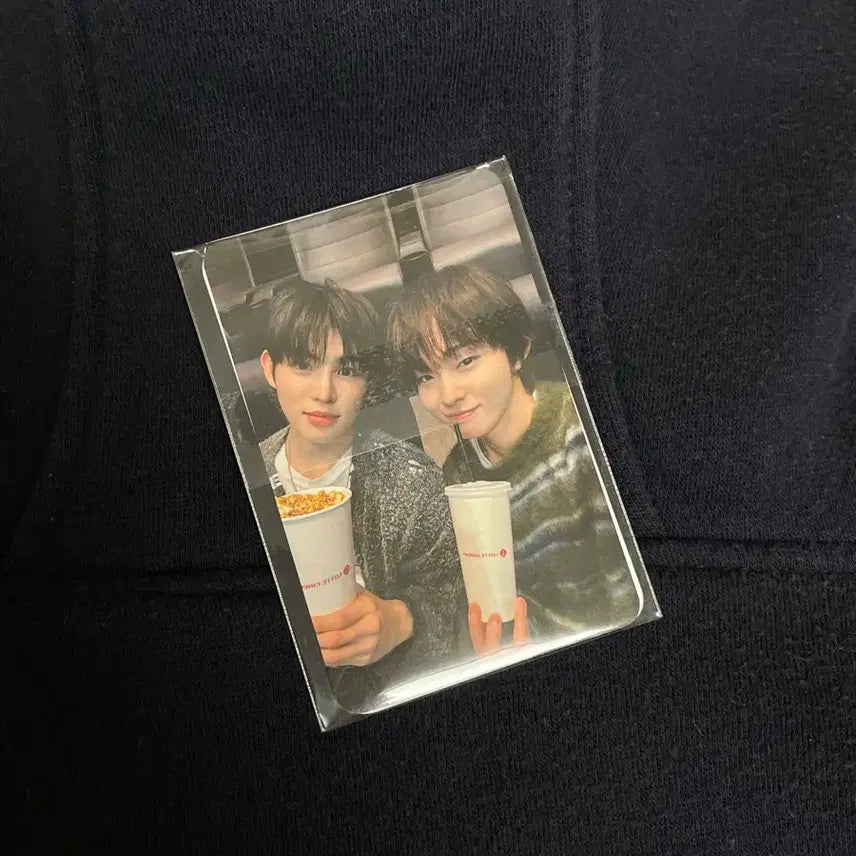 [SOLD OUT] 킥플립 민제 케이주 롯데시네마 포카