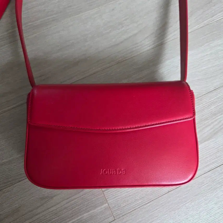 [BUNJANG] Zurrd Red Shoulder Bag / 주르드 레드백 거의새상품