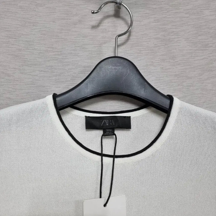 [BUNJANG] Zara Short Sleeve Knit Top - White/Black Stripe / ㅡ자라 반팔니트 여66 ㅡ0414