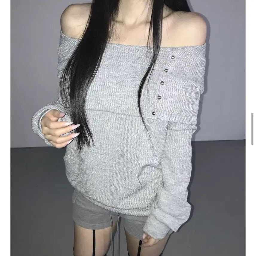 [BUNJANG] The Air Town Off-Shoulder Hooded Knit / 디에어타운 오프숄더 후드 니트