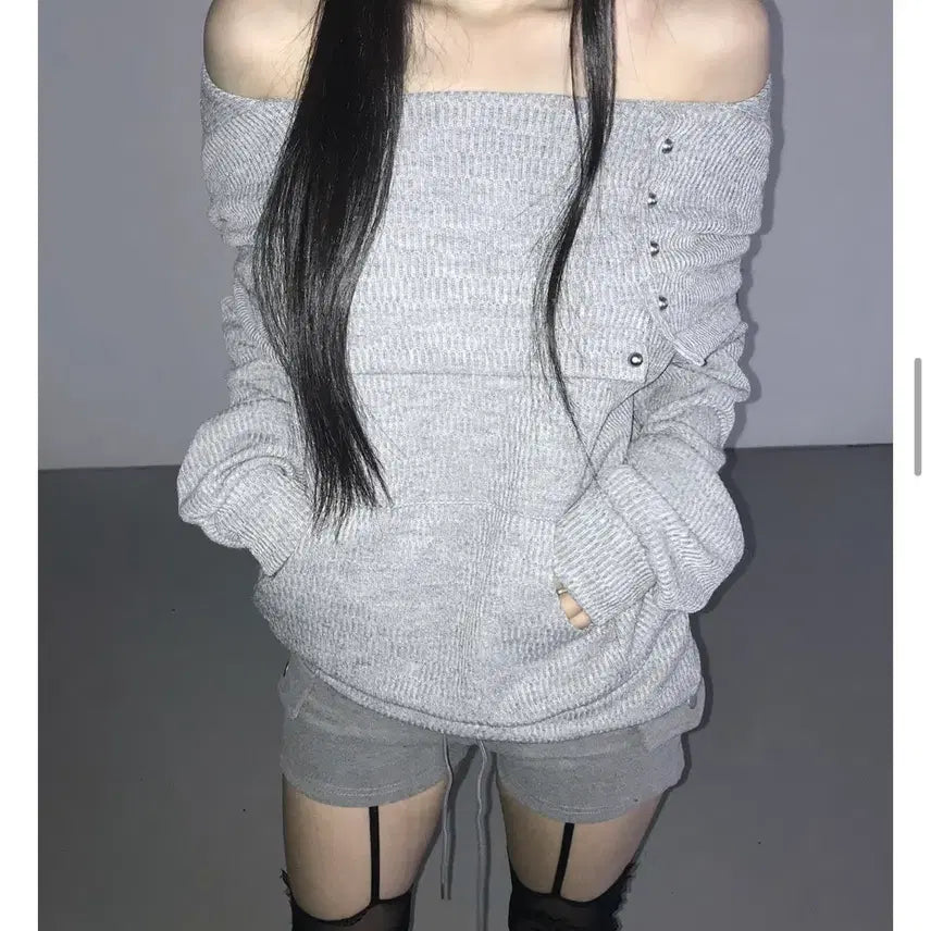 [BUNJANG] The Air Town Off-Shoulder Hooded Knit / 디에어타운 오프숄더 후드 니트