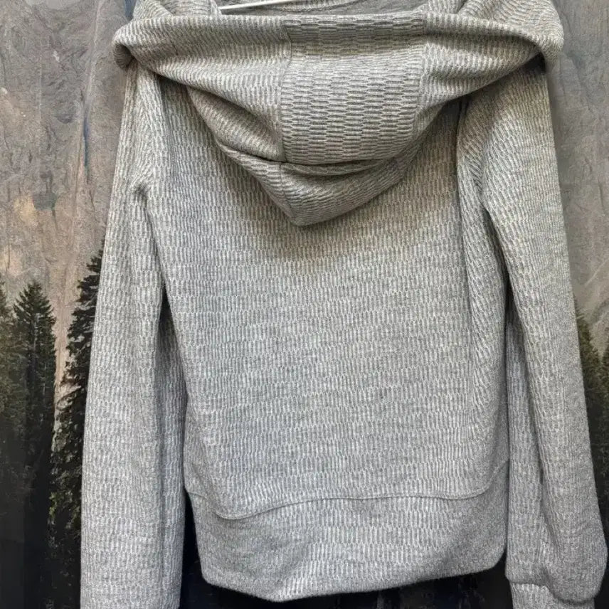 [BUNJANG] The Air Town Off-Shoulder Hooded Knit / 디에어타운 오프숄더 후드 니트