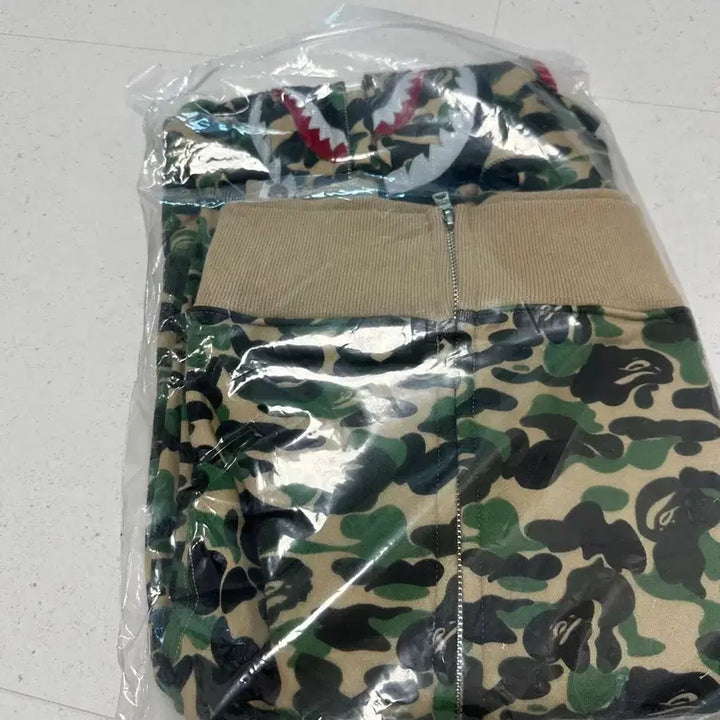 [SOLD OUT] Bape 베이프 샤크 후드집업  L사이즈