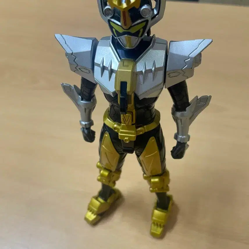 [BUNJANG] Bandai Go-Busters Buddyroid Beet J. Stag Figure / 반다이 특명전대 고버스터즈 버디로이드(세일)