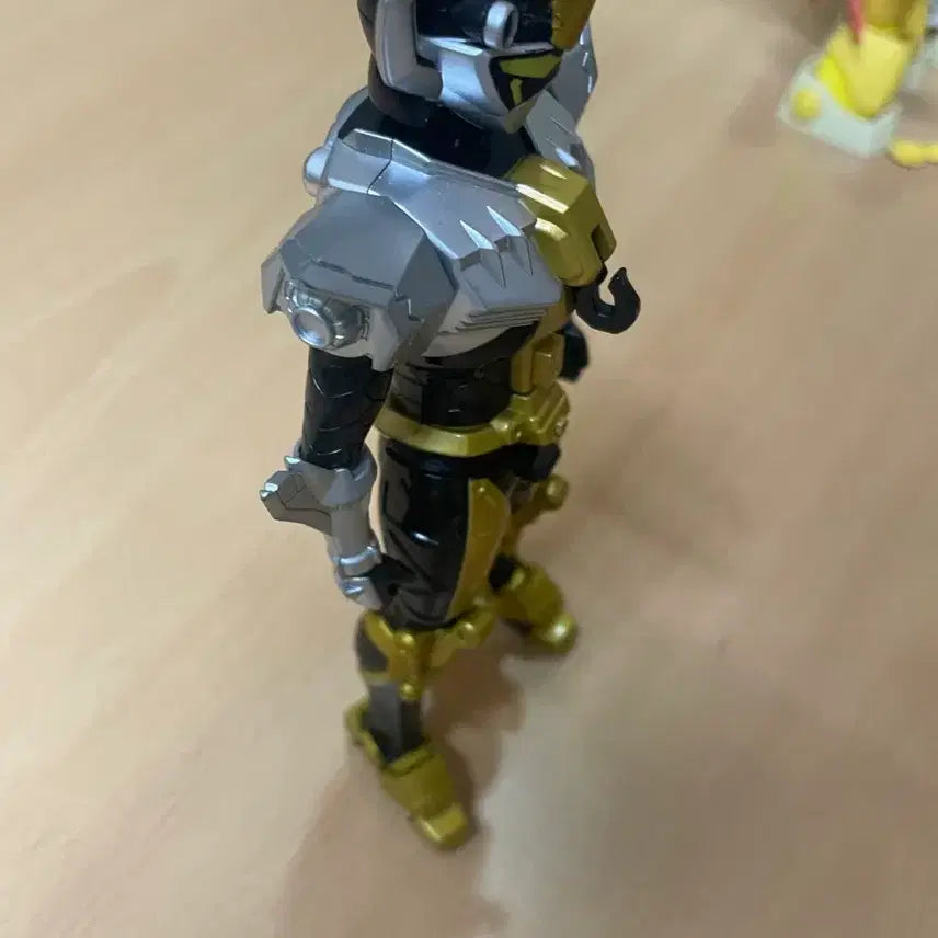 [BUNJANG] Bandai Go-Busters Buddyroid Beet J. Stag Figure / 반다이 특명전대 고버스터즈 버디로이드(세일)