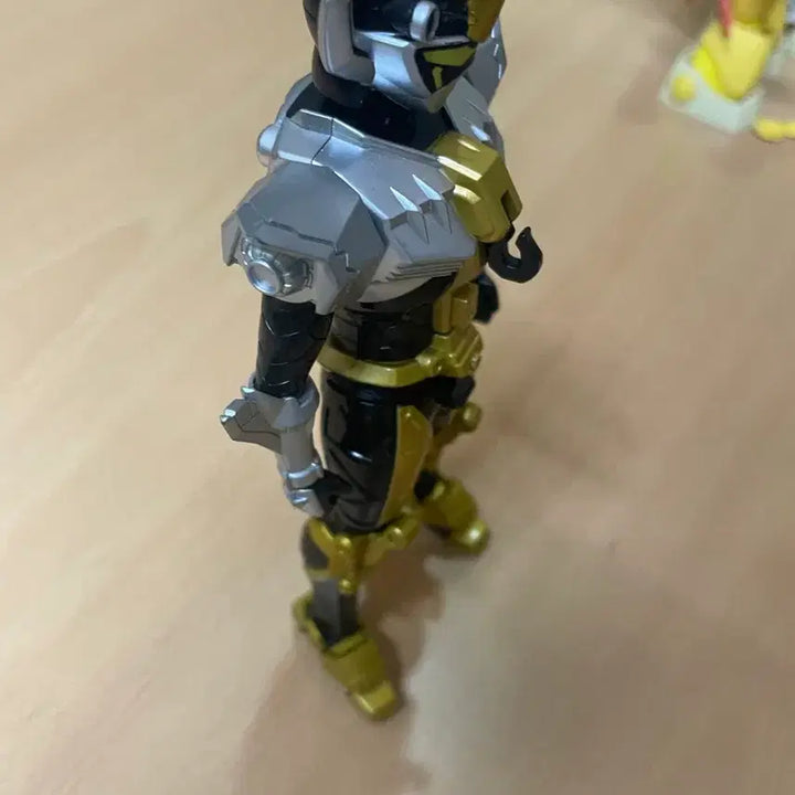 [BUNJANG] Bandai Go-Busters Buddyroid Beet J. Stag Figure / 반다이 특명전대 고버스터즈 버디로이드(세일)