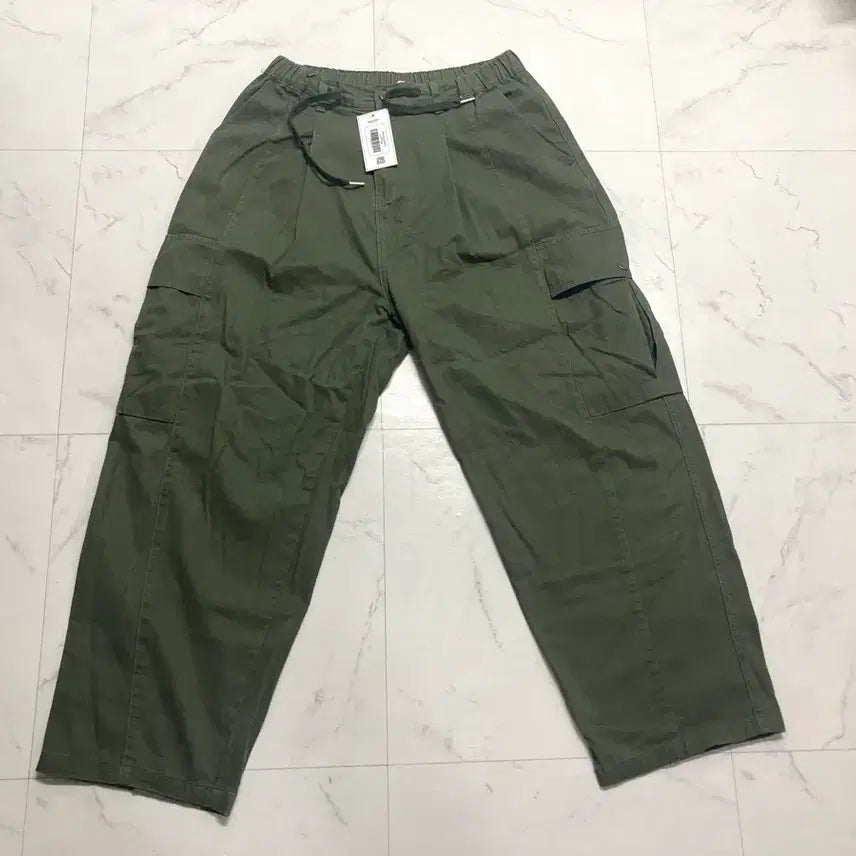 [SOLD OUT] (새상품)언아웃핏 원턱 와이드 세미밴딩 카고 팬츠 36-38