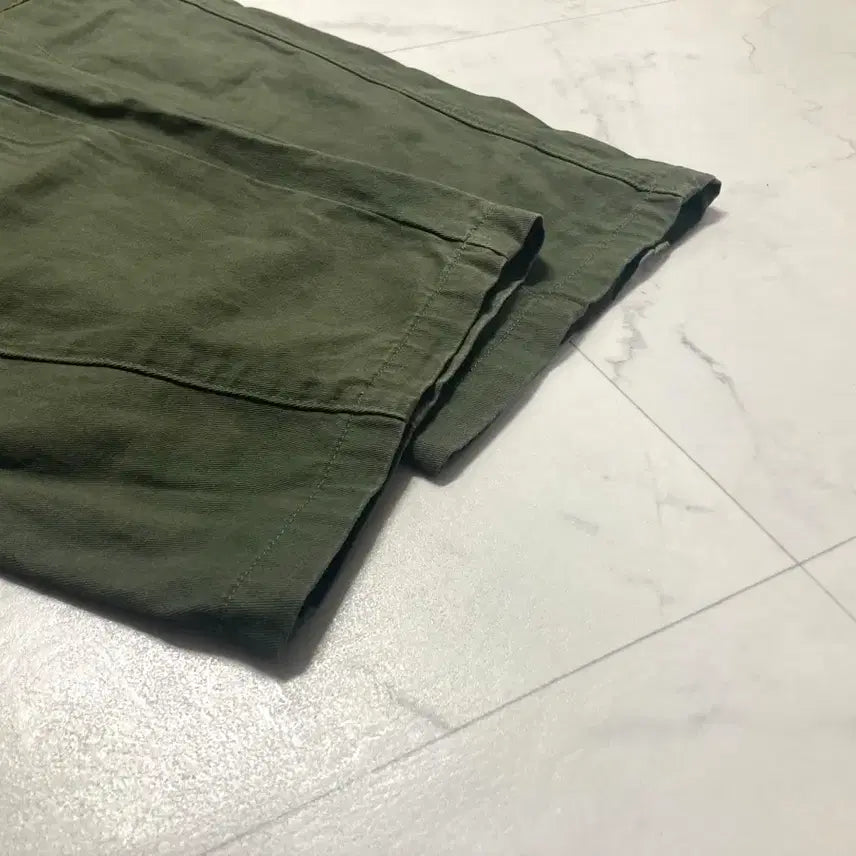 [SOLD OUT] (새상품)언아웃핏 원턱 와이드 세미밴딩 카고 팬츠 36-38
