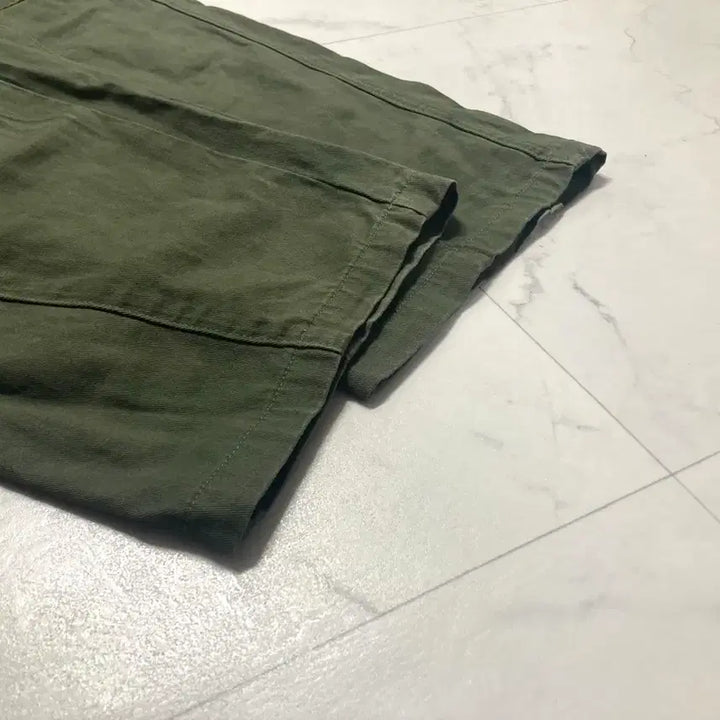 [SOLD OUT] (새상품)언아웃핏 원턱 와이드 세미밴딩 카고 팬츠 36-38