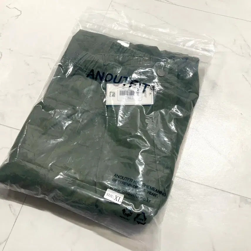[SOLD OUT] (새상품)언아웃핏 원턱 와이드 세미밴딩 카고 팬츠 36-38