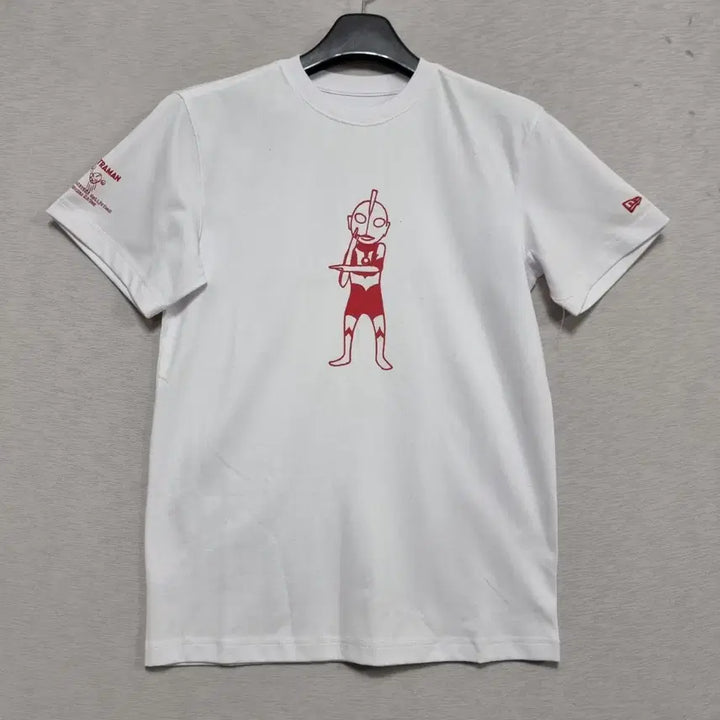 [BUNJANG] New Era Ultraman Short Sleeve T-shirt / ㅡ뉴에라 울트라맨 반팔 여55 ㅡ0414