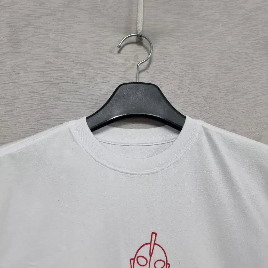 [BUNJANG] New Era Ultraman Short Sleeve T-shirt / ㅡ뉴에라 울트라맨 반팔 여55 ㅡ0414