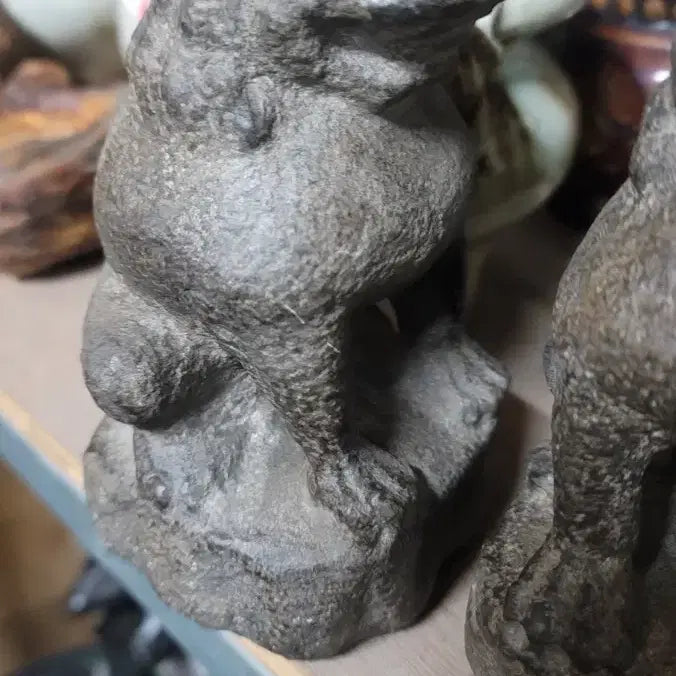 [BUNJANG] Pair of Black Stone Tomb Guardian Lion Statues / 오석제 진묘수 돌사자상 한쌍