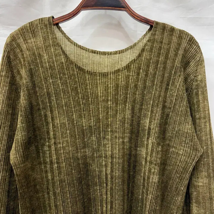 [BUNJANG] Pleats Please Olive Green 3/4 Sleeve T-shirt / 플리츠플리즈 올리브 그린 7부 소매 티셔츠(정품)
