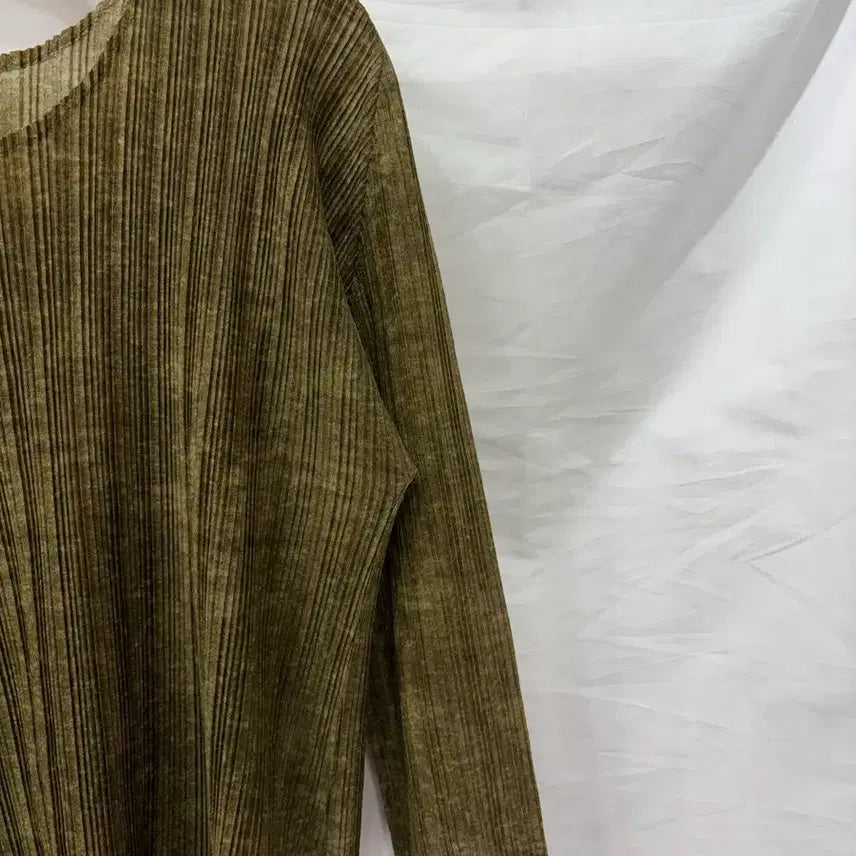 [BUNJANG] Pleats Please Olive Green 3/4 Sleeve T-shirt / 플리츠플리즈 올리브 그린 7부 소매 티셔츠(정품)