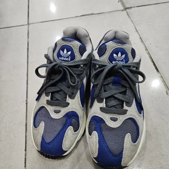 [BUNJANG] Adidas AQ0902 Sneakers / 아디다스AQ0902(220)새상품