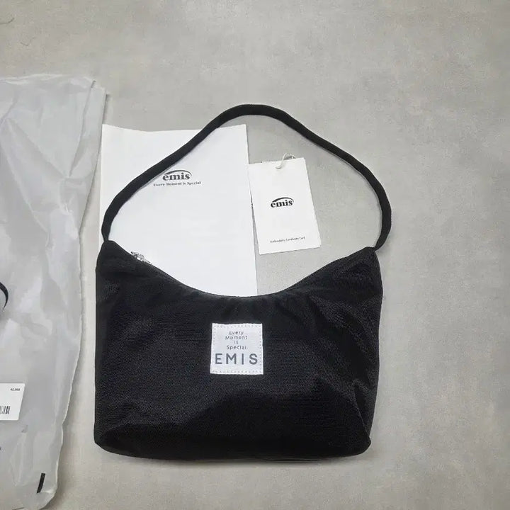 [BUNJANG] Emis Hobo Bag / 이미스호보백 새상풍