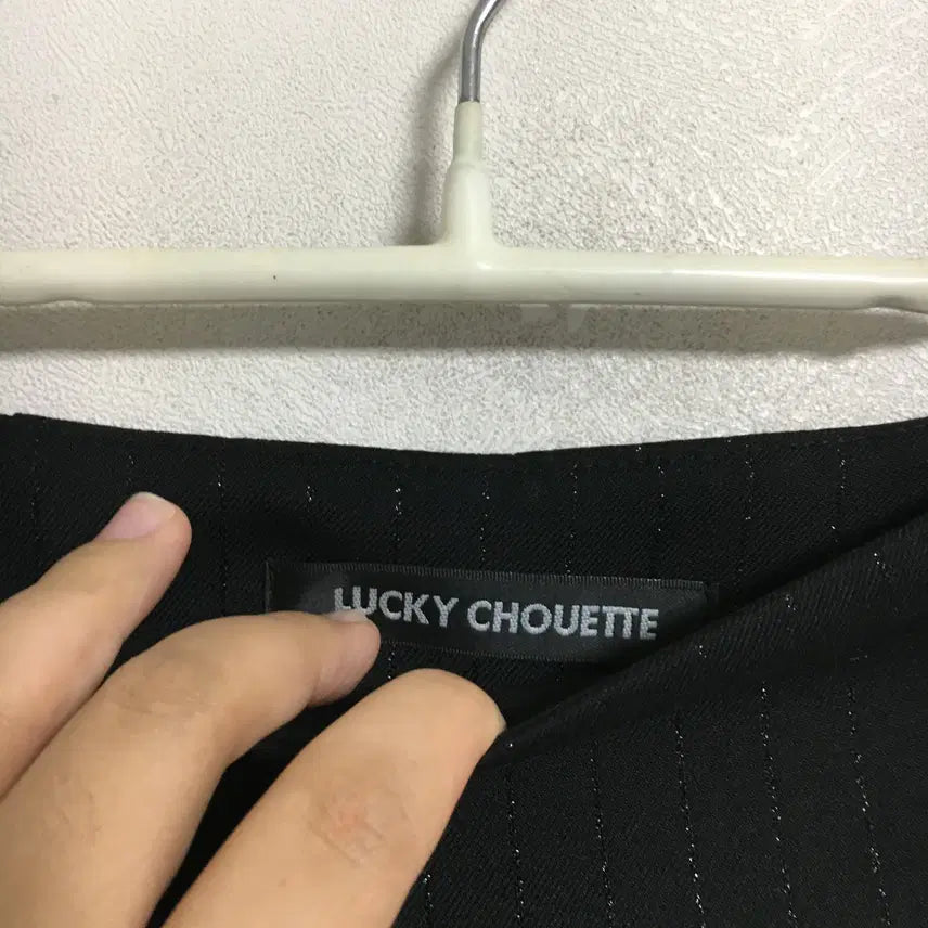 [BUNJANG] Lucky Chouette Asymmetric Flare Skirt / 럭키슈에뜨 언발 플레어 스커트 36
